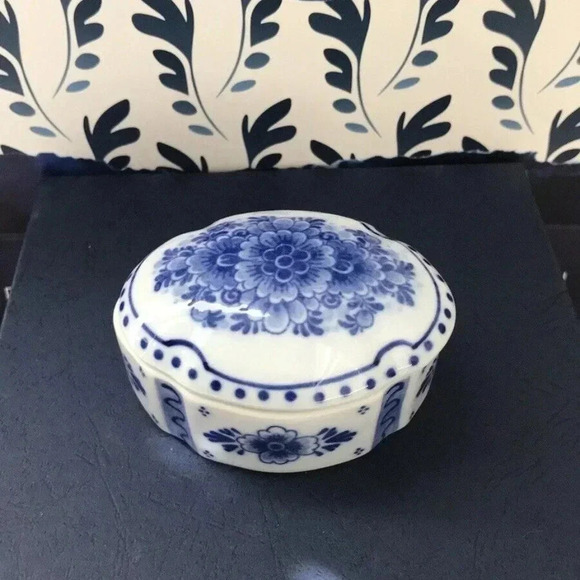 Heinen Delft Blauw Blue & White Hand Painted 2pc Trinket Pill Box - Picture 1 of 3